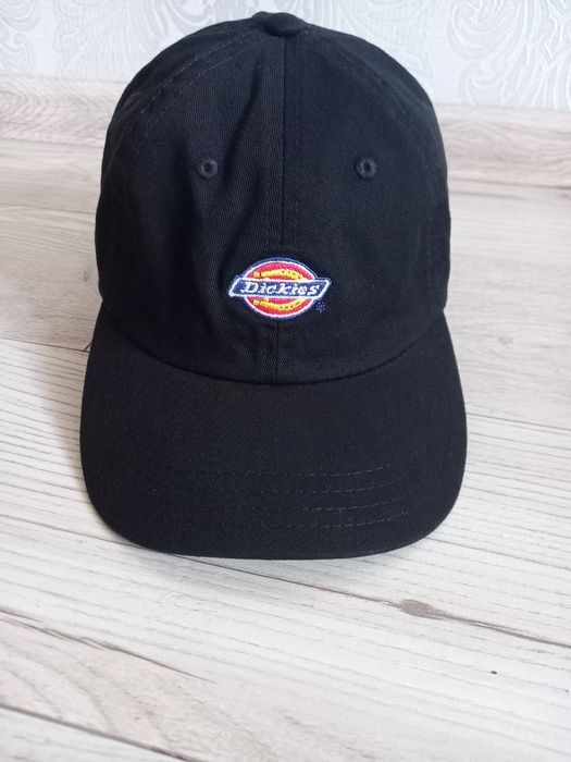 Продам бейсболку Dickies