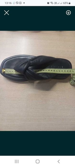 Шльопанці жіночі з натуральної шкіри чорного коліру