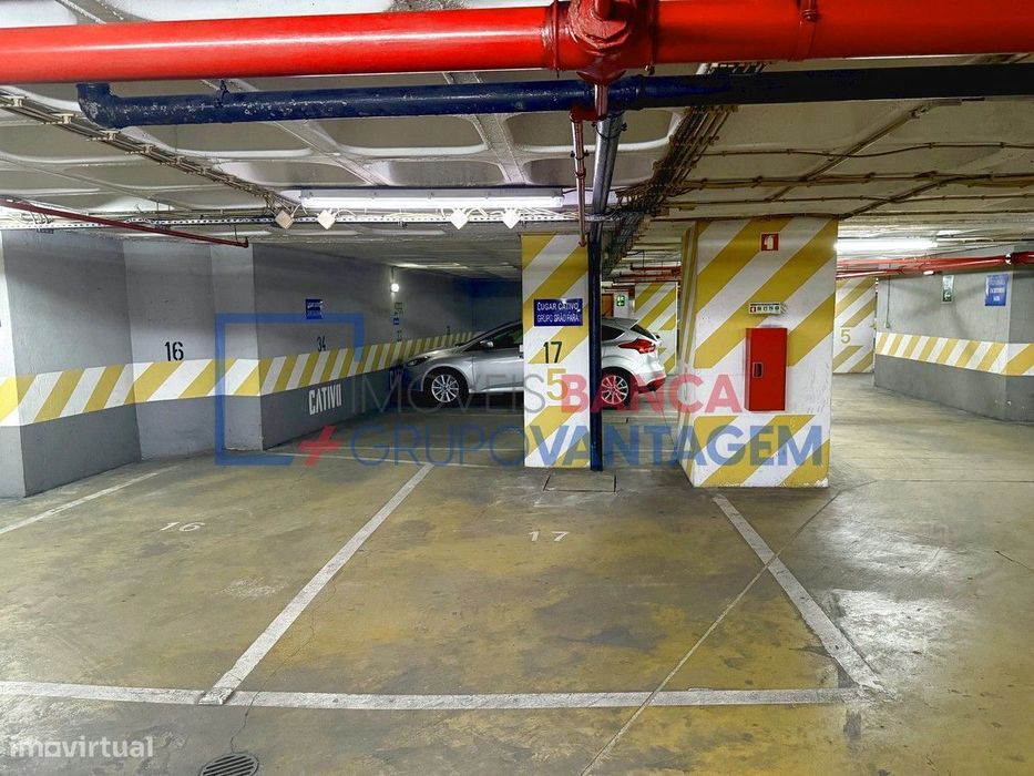 Lugar De Parqueamento - Chiado