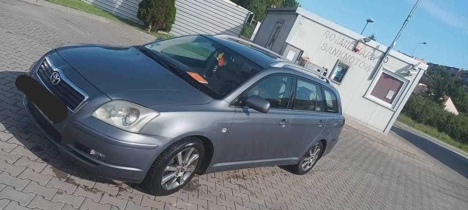 Toyota Avensis 2.0 Дизель 2005 \ Тільки для діючих військових ЗСУ!