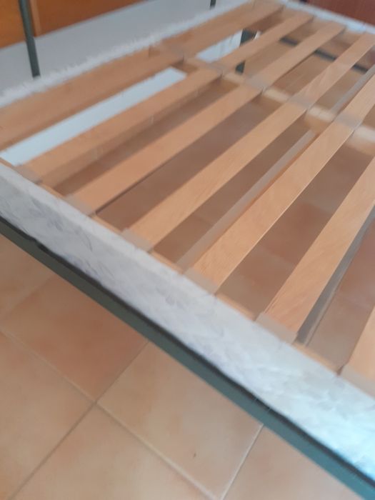 Estrutura de Cama de Casal e  Estrado          .