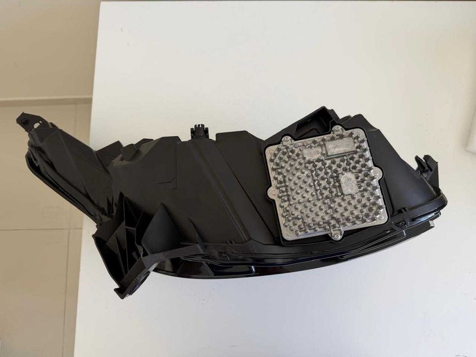 Faróis Dianteiros Range Rover Velar (L560, 2018–2021)