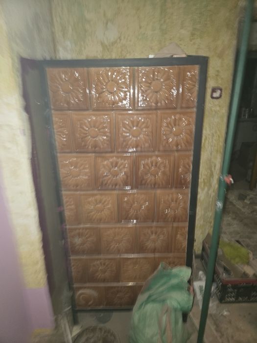 Piec kaflowy. Poddam za darmo. W zamian za rozebranie