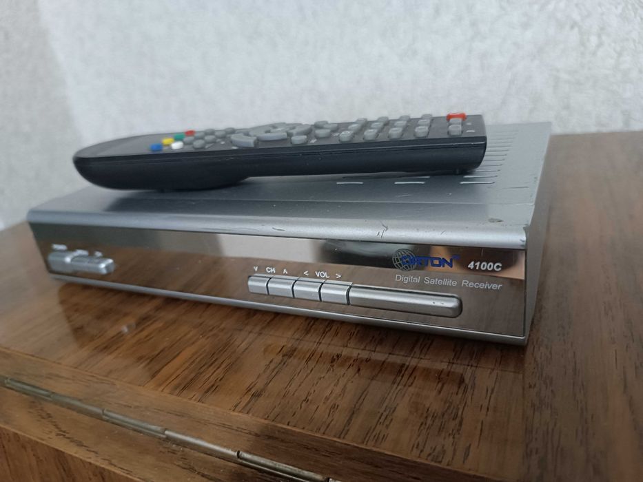 Супутниковий тюнер, ресивер Orton 4100C