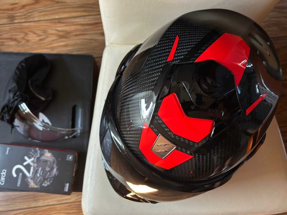 Kask Scorpion Exo-Tech Evo Carbon + Cardo freecom 2