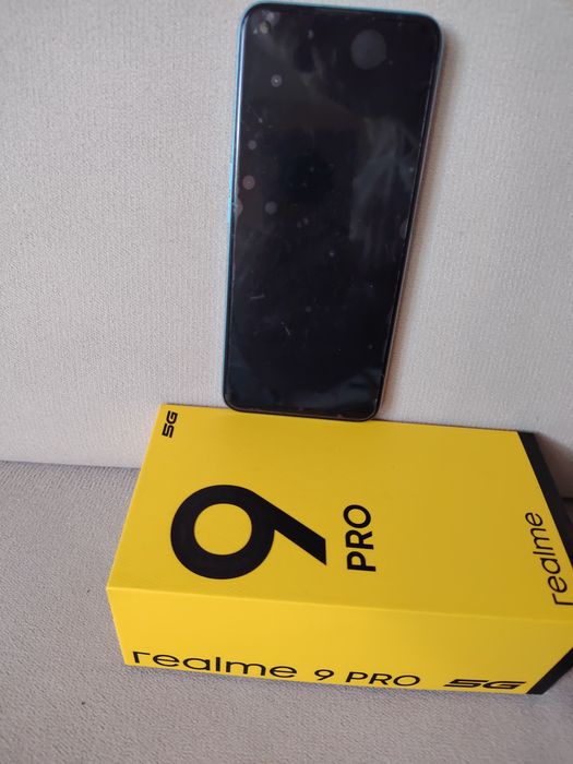 Telefon Reaime Pro 9 na części.