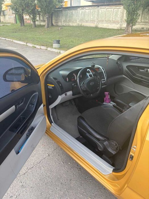 Продам Kia Ceed 2008