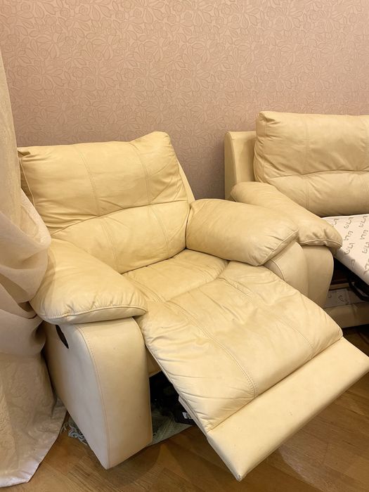 Шкіряний диван  (розкладний) і два крісла  GALA