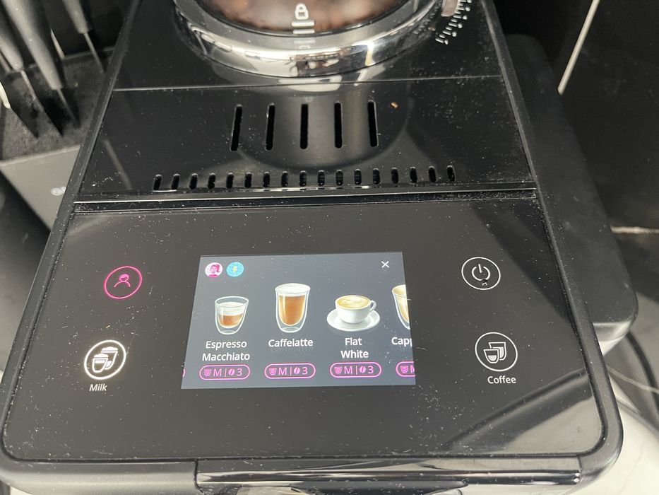 Ekspres DeLonghi Rivelia
