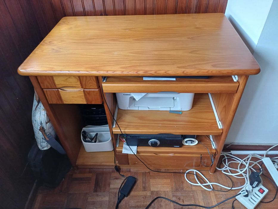 Secretária para escritório