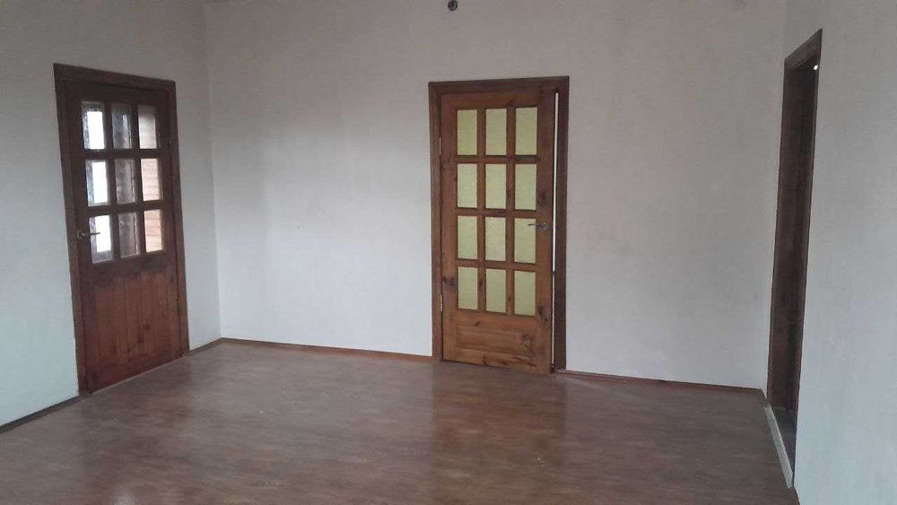 Продам дом в Житомире  ( 270 м² | 10 соток | Сад , огород | 2 гаража )