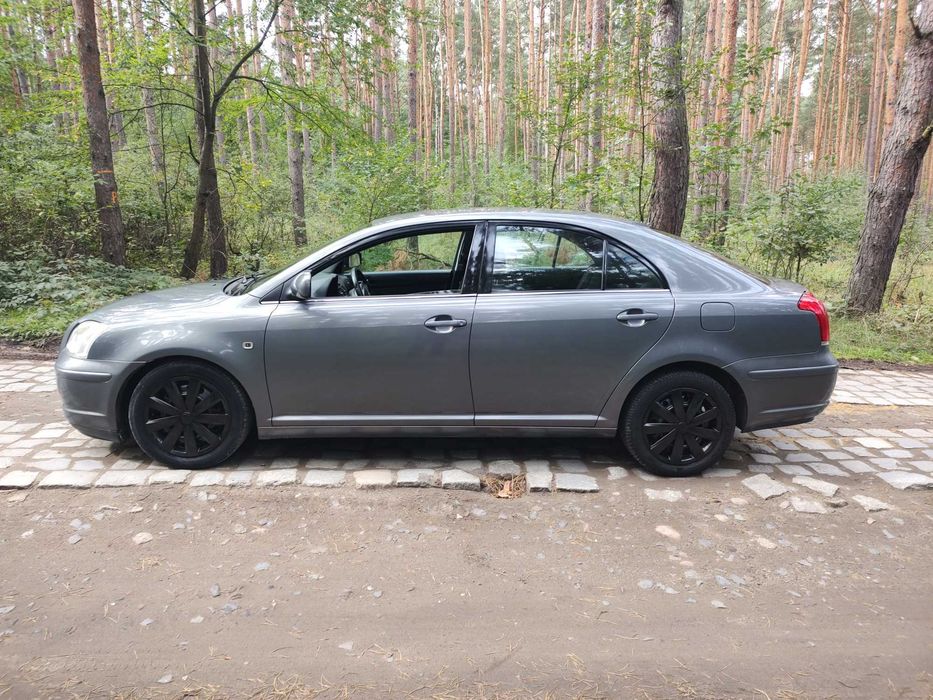 Toyota Avensis 2005 rok 1.8 benzyna