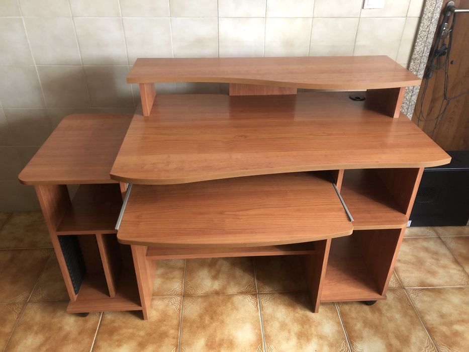 Secretária usada