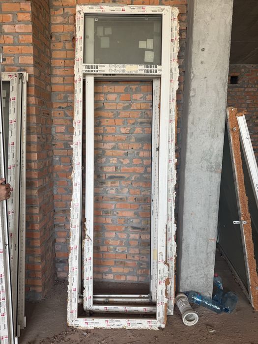Металопластикові вікна та балконі двері REHAU
