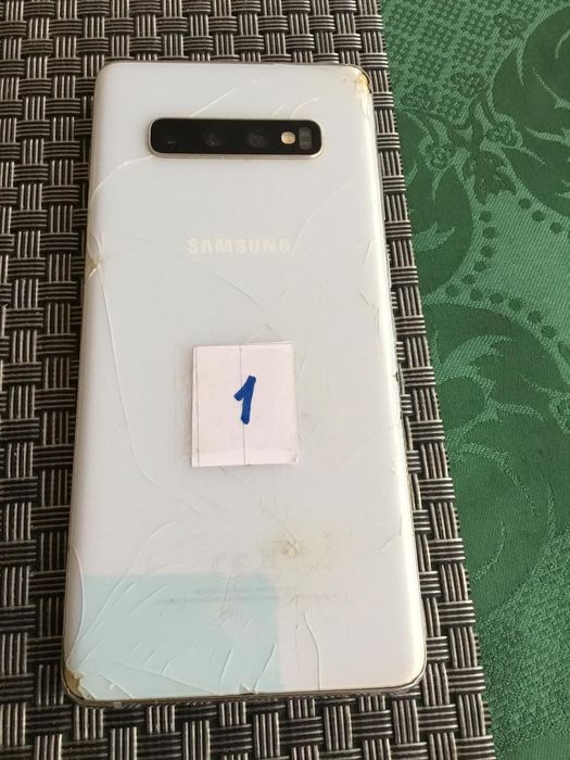 Телефони Samsung S на відновлення.