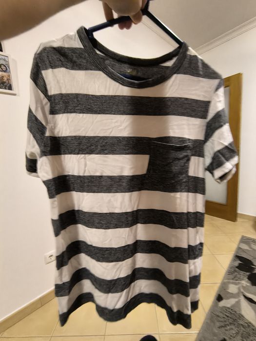 Diversas t shirt e camisolas rapaz entre 12 a 14 anos. Cada uma a 3 eu