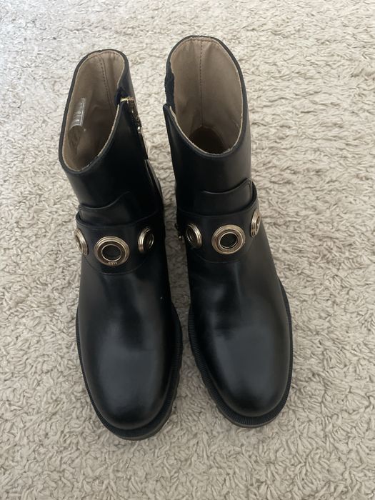 Нові жіночі черевички BOSS Helen Bootie Classic