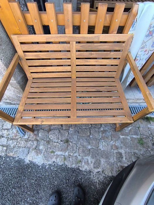 Conjunto de jardim em madeira