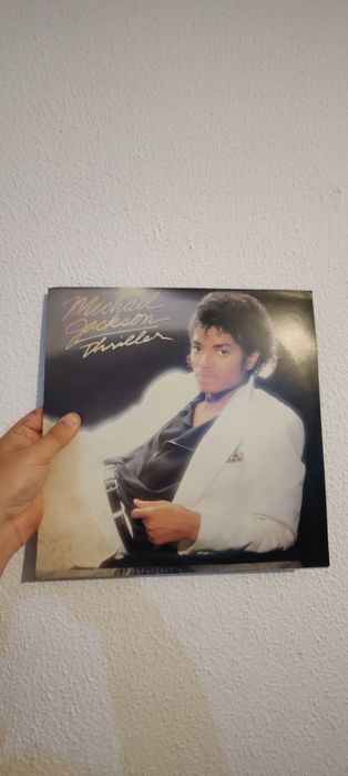Michael Jackson–Thriller (1982, edição europeia original)

Vendo Thr