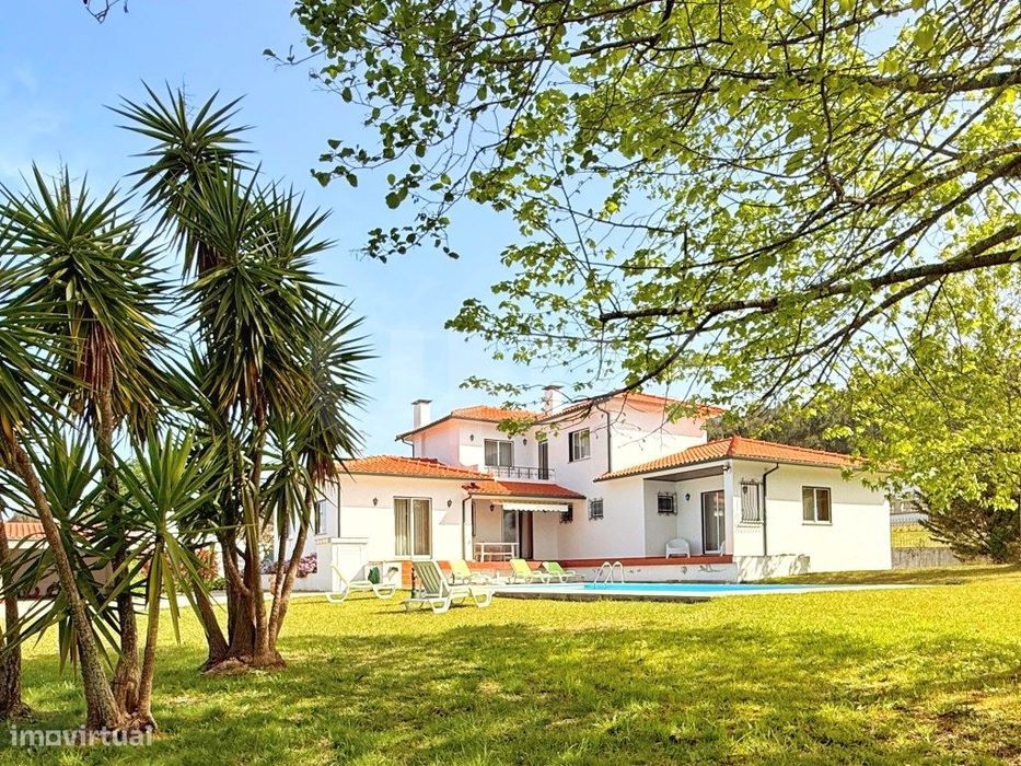 Moradia T4 com Piscina e 2 106m2 de Terreno em Caminha - Espaço e P...