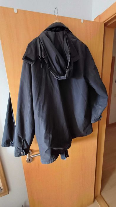 Corta Vento com capuz