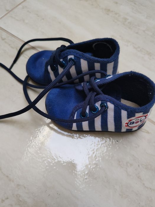 Buciki, kapcie rozmiar 19