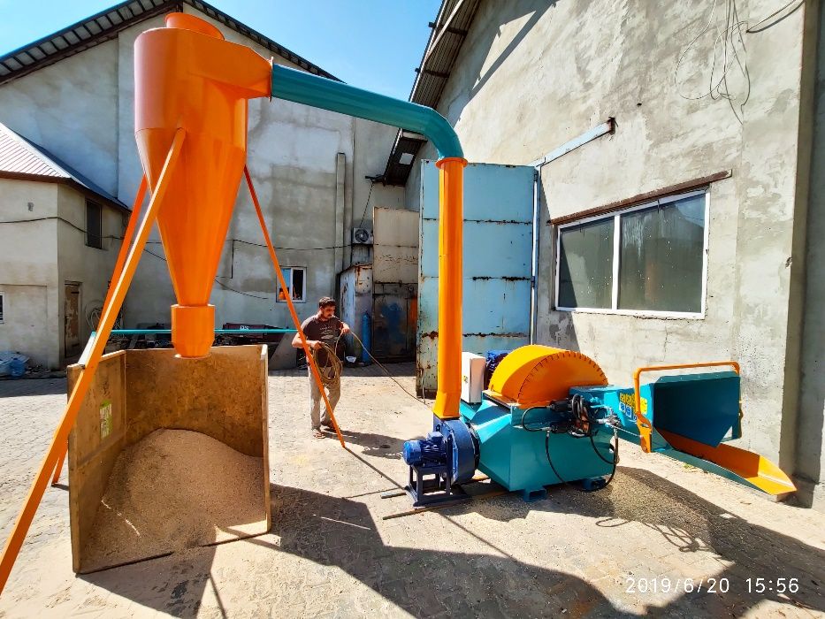 ПОДРІБНЮВАЧ деревини в тирсу, щепоріз серії DK