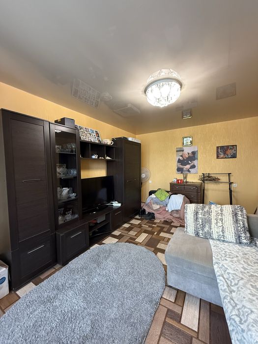 Продам 2 ком. 1 мкрн. Левый берег