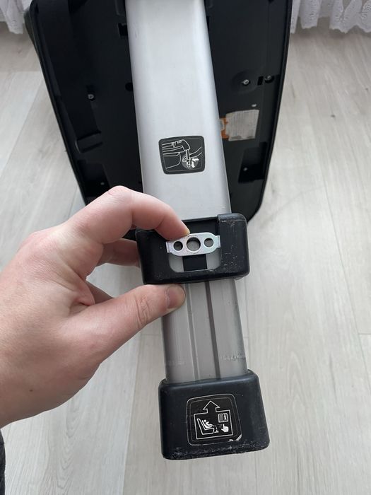 Автокрісло Recaro OptiaFix