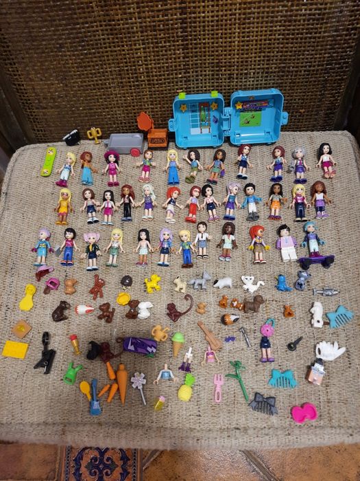 Zestaw figurek , laleczek, zwierzaków Lego Friends