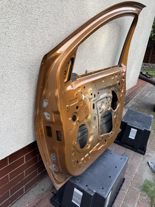 Dacia duster 2 II drzwi przednie prawe OE