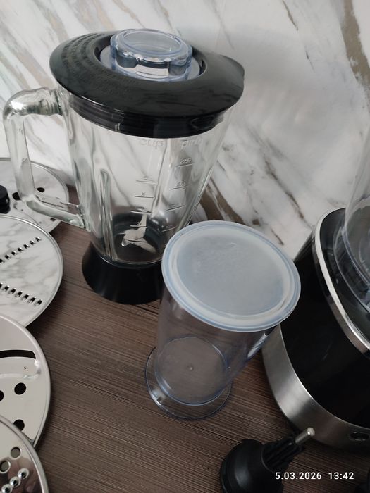 Robot kuchenny wielofunkcyjny
