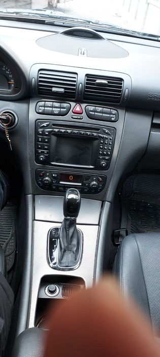 Mercedes-Benz Classe C 320 — fotografia 7