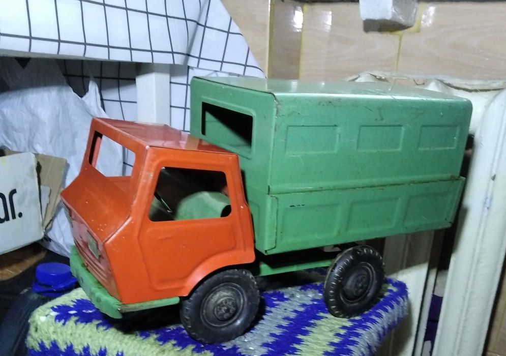 Машинка фургон тех времён