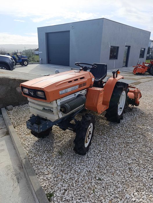 Kubota B1500 com frese 4x4