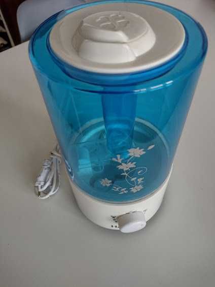 nawilżacz powietrza, nowy 2L, różne kolory podświetlenia