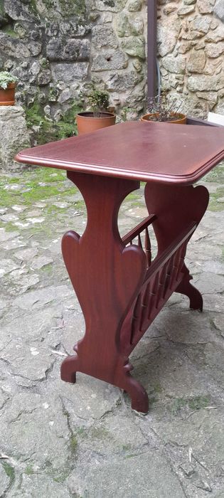 mesa para revista como nova