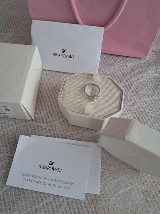 Anel Swarovski novo com etiquetas