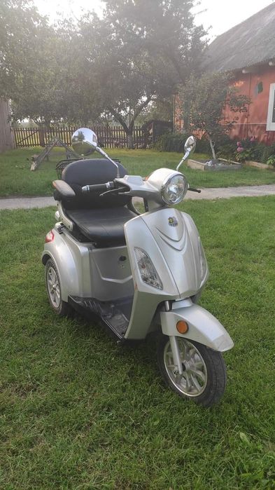 Електроскутер в гарному стані