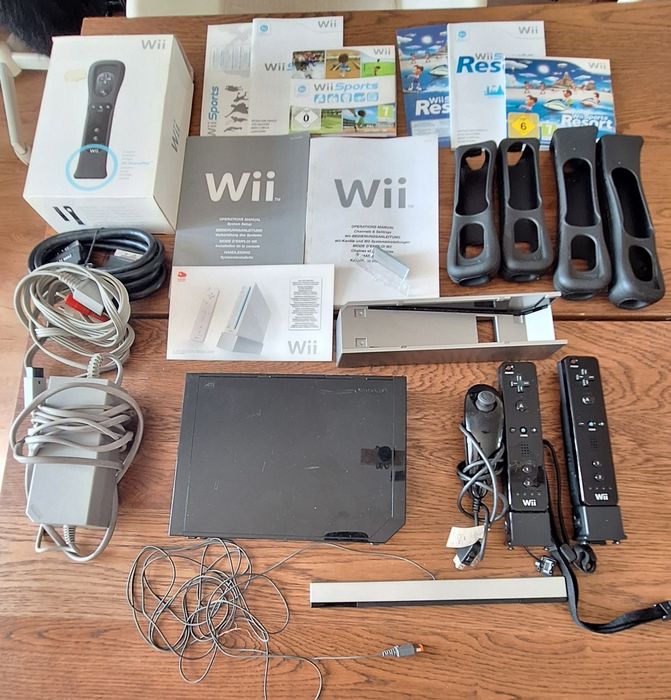 Conjunto Consola Nintendo Wii Black Edition (sensor bar a substituir