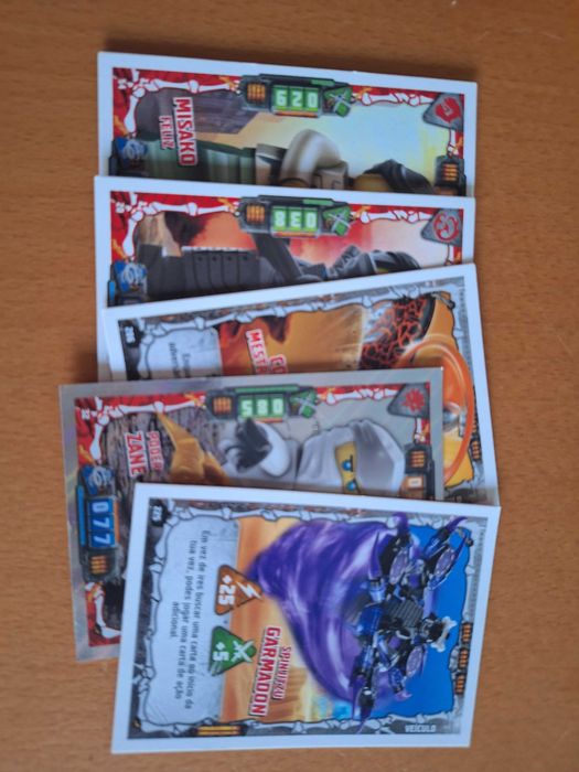 +940 Cartas e Cromos (Super Animais, Fortnite Dourados, Pokémon, Angry Birds)