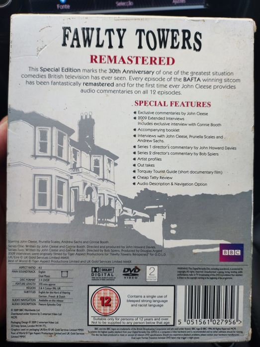 "Fawlty Towers" com John Cleese - Edição remasterizada 30 anos