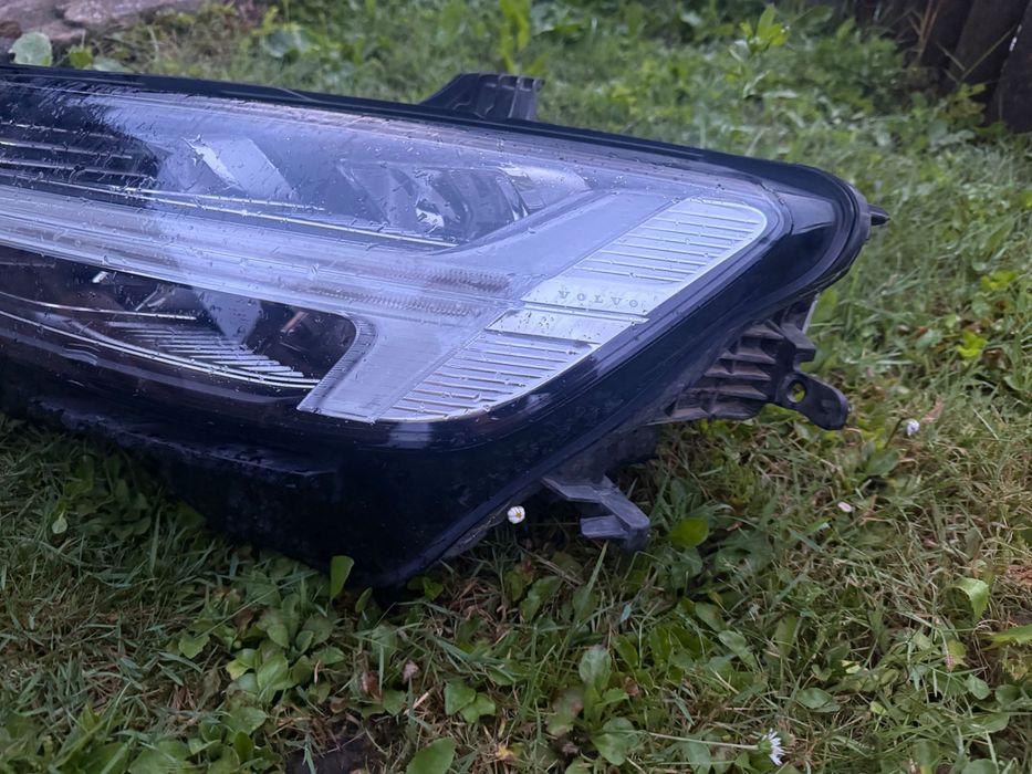 Lampa lewa przód Volvo s60
