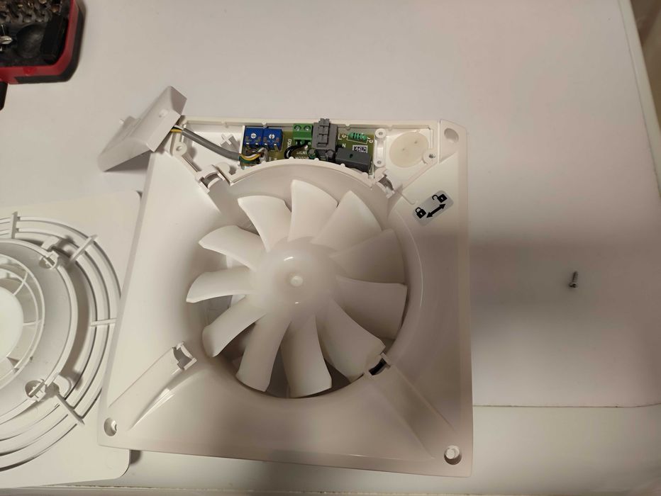 Bosch 1900 DH W125 z Czujnikiem Wilgotności i Timerem