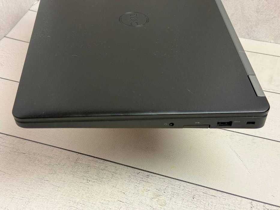 Dell 5470 i5-6200 8ram ssd 256  1920 1080 Full HD