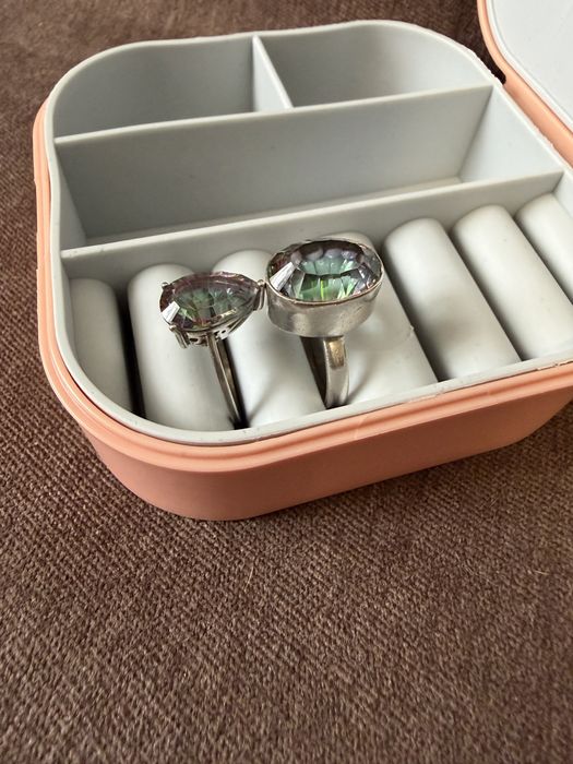 Серебряное кольцо мистик топаз