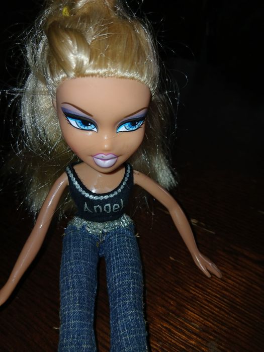 Lalka  BRATZ  . .