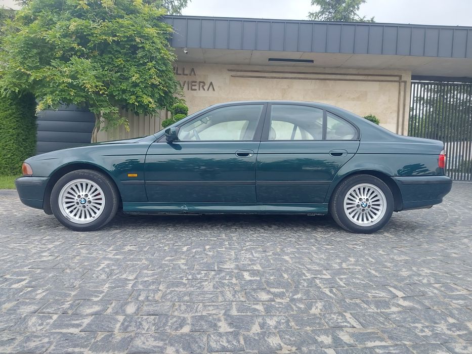BMW 5-series e39 528i