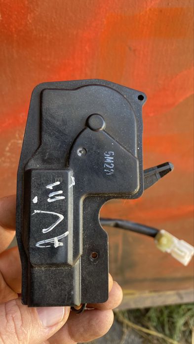 Замок крышки багажника электро Chevrolet Aveo