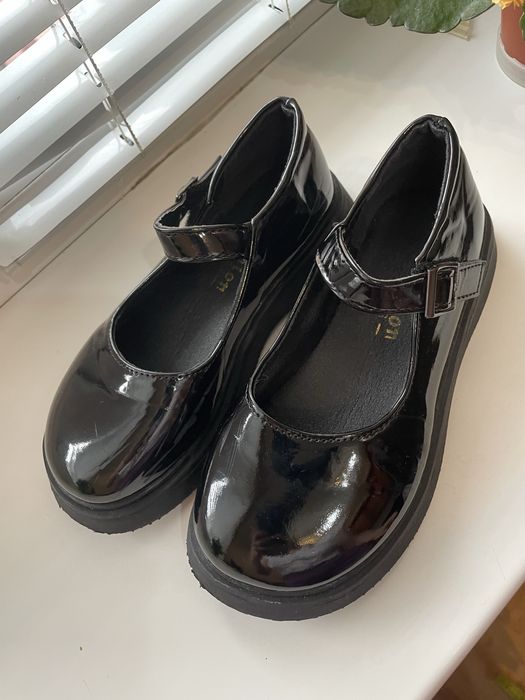 Туфлі лакові для дівчинки